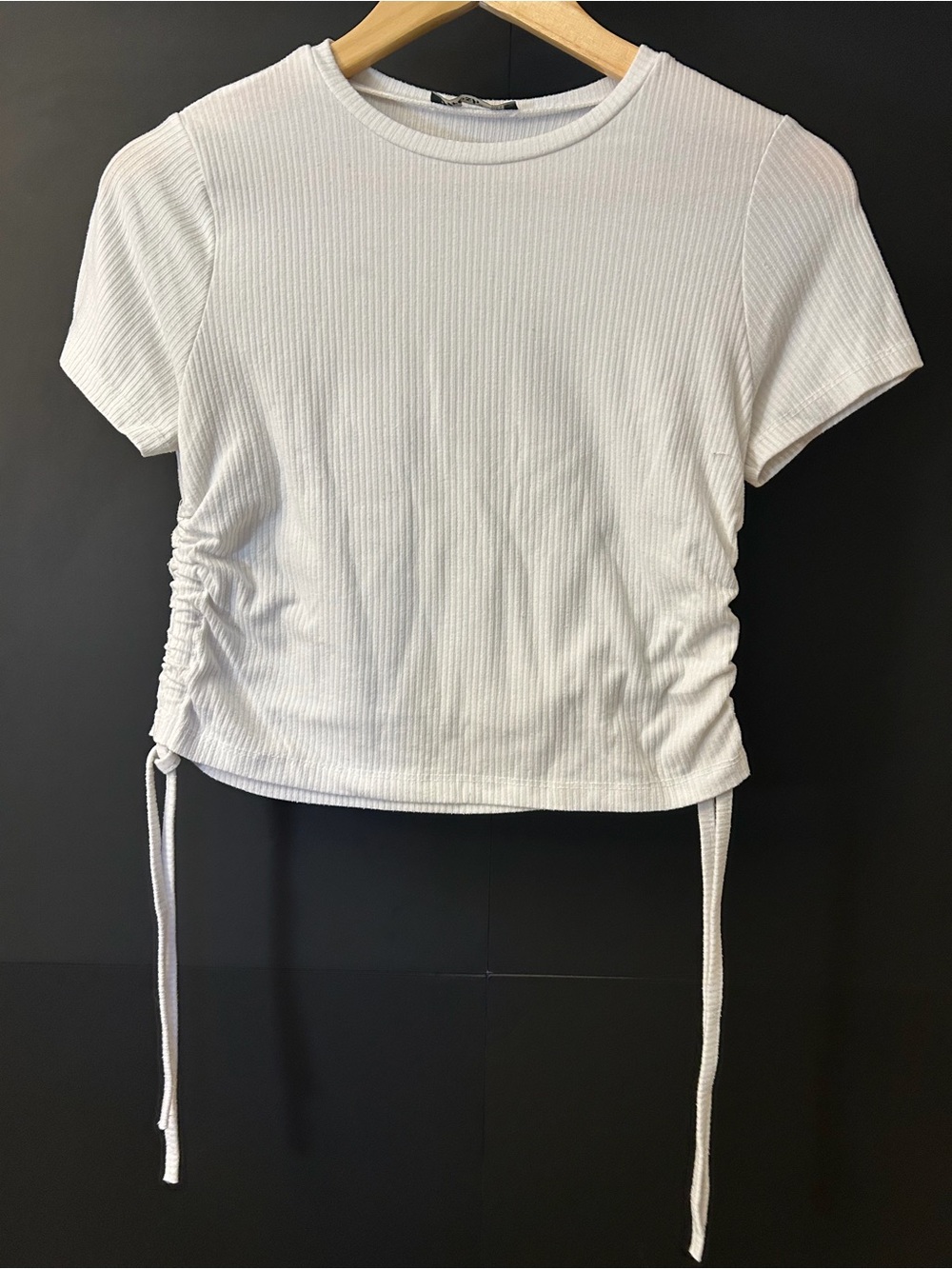 fresh White Ribbed Side-Ruching Crop Top